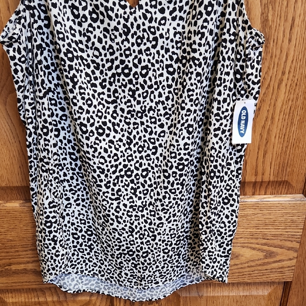 Old Navy Women's Sleeveless Leopard Tank - Black & White - Picture 2 of 6